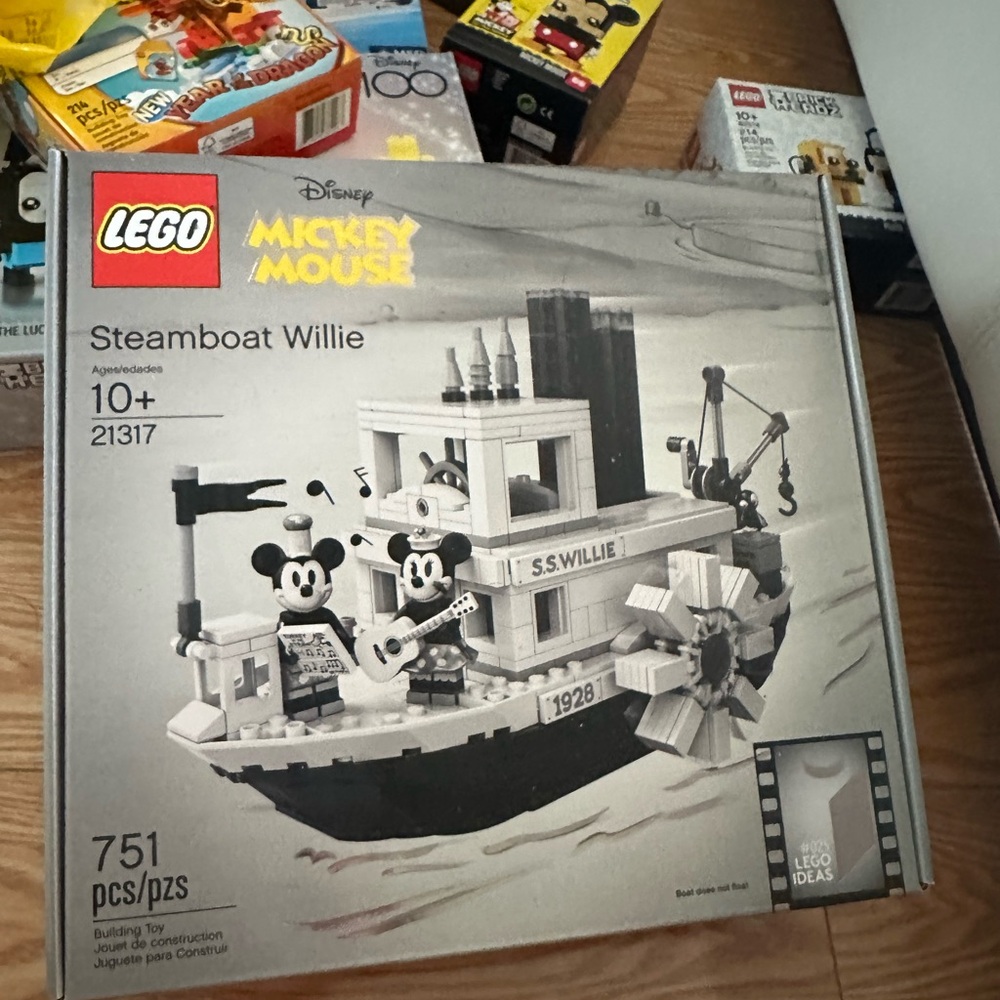 LEGO Disney Mickey Mouse Steamboat Willie Set - Black and White